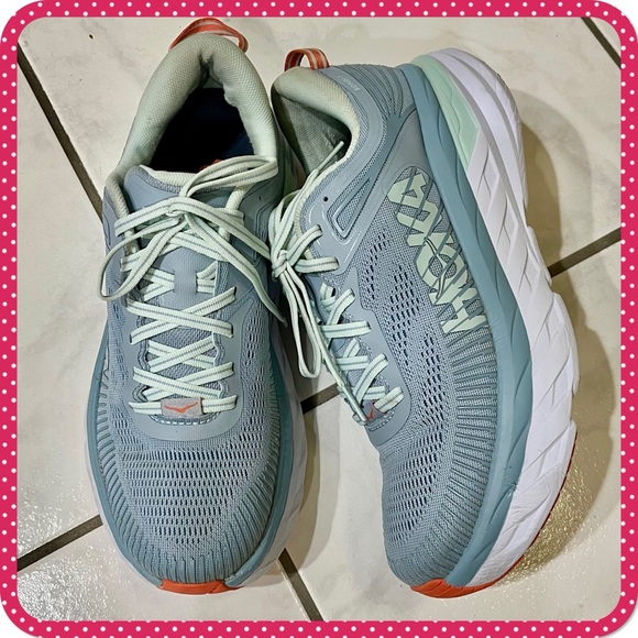 Hoka One One Shoes - 💝 HOKA 💝 BONDI 7 dusky blue/mint green athletic shoes women’s size 9